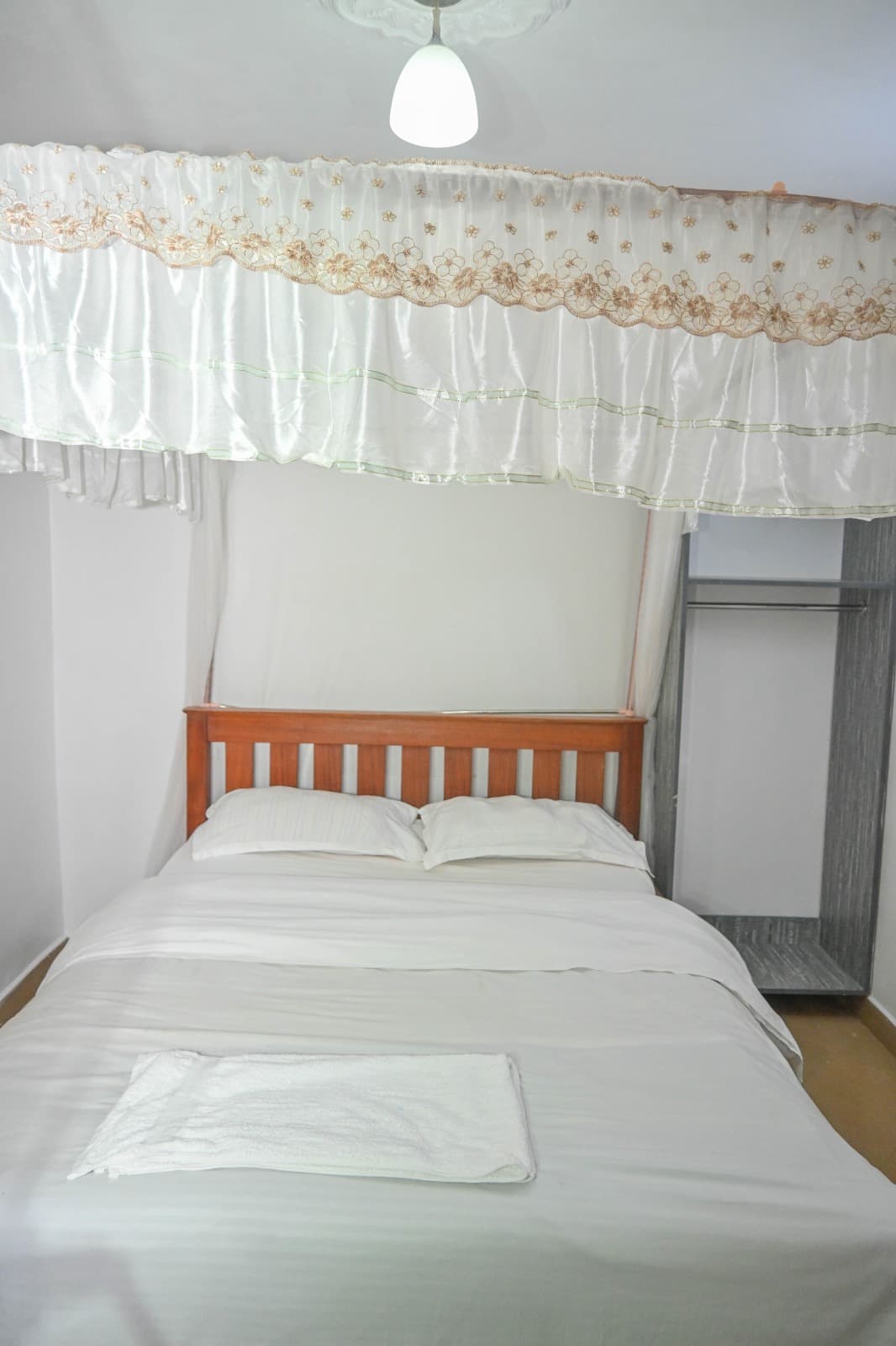 Standard room — Soft pillows and clean linen